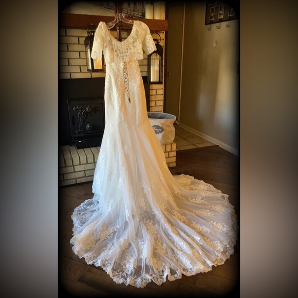 Beautiful Stella York design Wedding Dress size 8 - Picture 8 of 8